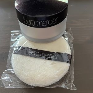 Laura Mercier Translucent Powder with Puff